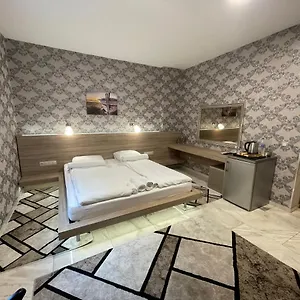 De Luxe Burgas, Center Pansiyon Burgaz
